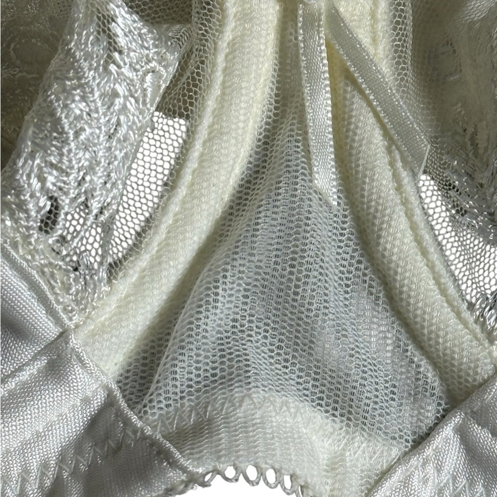 Wacoal Ivory Lace Embroidered Underwire Bra 38C - Picture 4 of 6